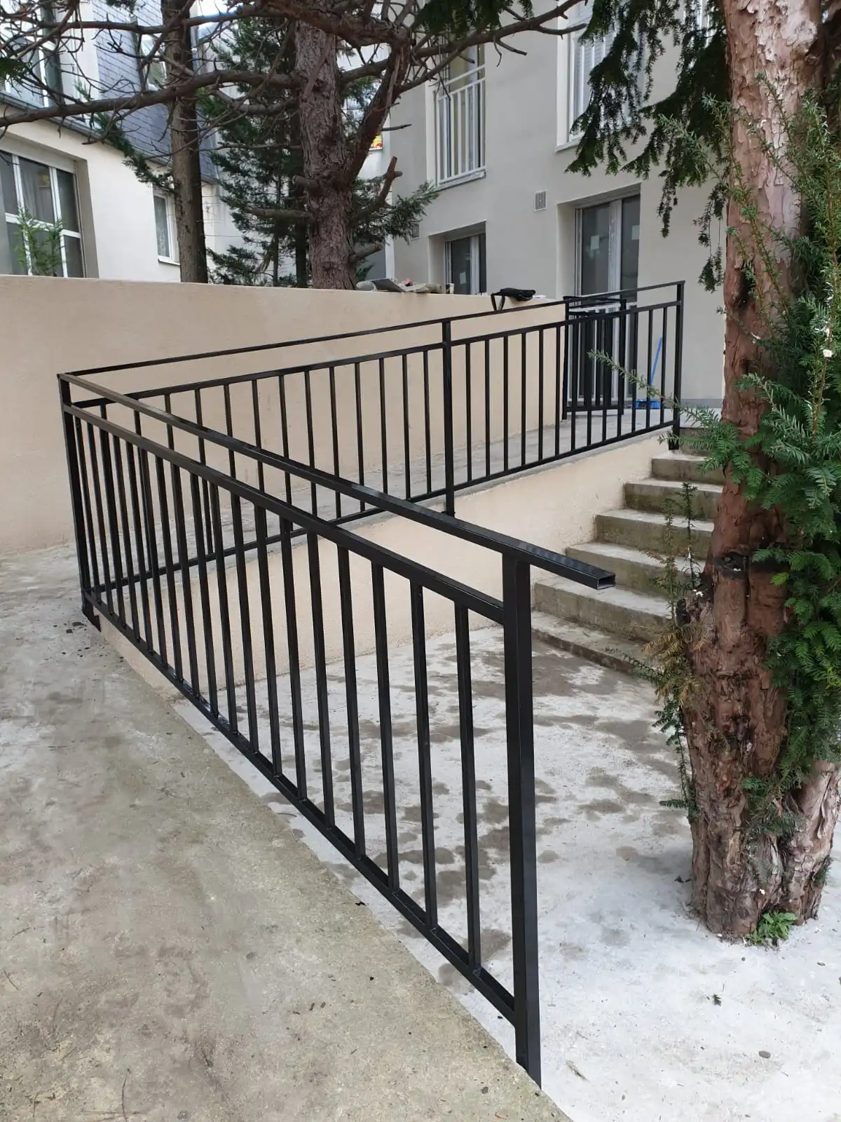 Garde-corps mezzanines et escaliers personnalisés